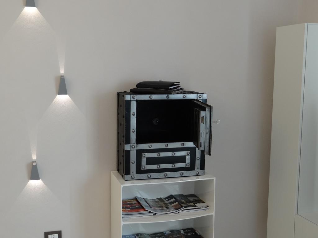 Theater Verona Luxury Apartment Room photo